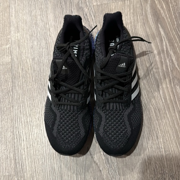 Adidas Ultra Boost DNA 5.0 - Picture 4 of 8